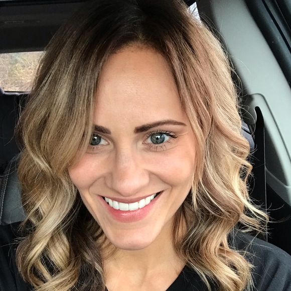 Meet your Posher, Ashlie - Picture 1 of 1